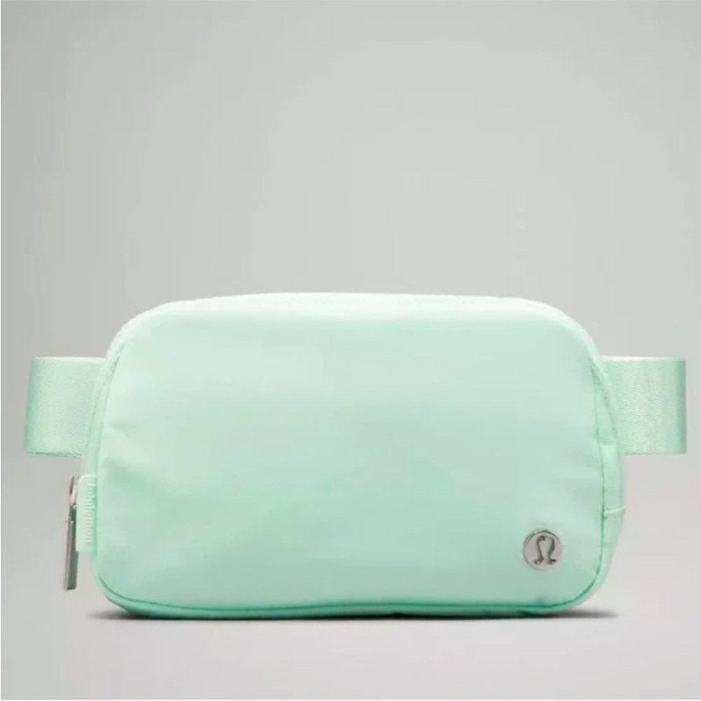 NWT LULULEMON EVERYWHERE BELT BAG MINT MOMENT - Picture 1 of 15